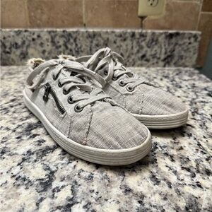 Guppy Love By Blowfish Malibu Women's Sneakers Size 8W